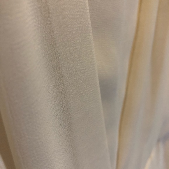 Ivory Romper - Picture 4 of 6